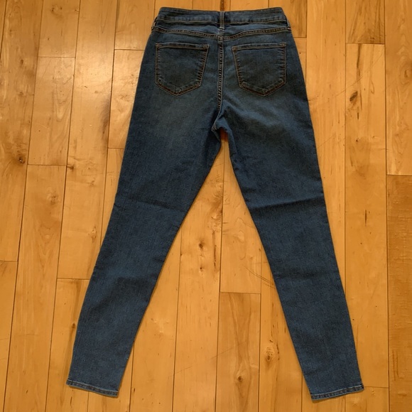 EUC Old Navy Super Skinny Mid-Rise Ankle Jeans - Picture 3 of 7